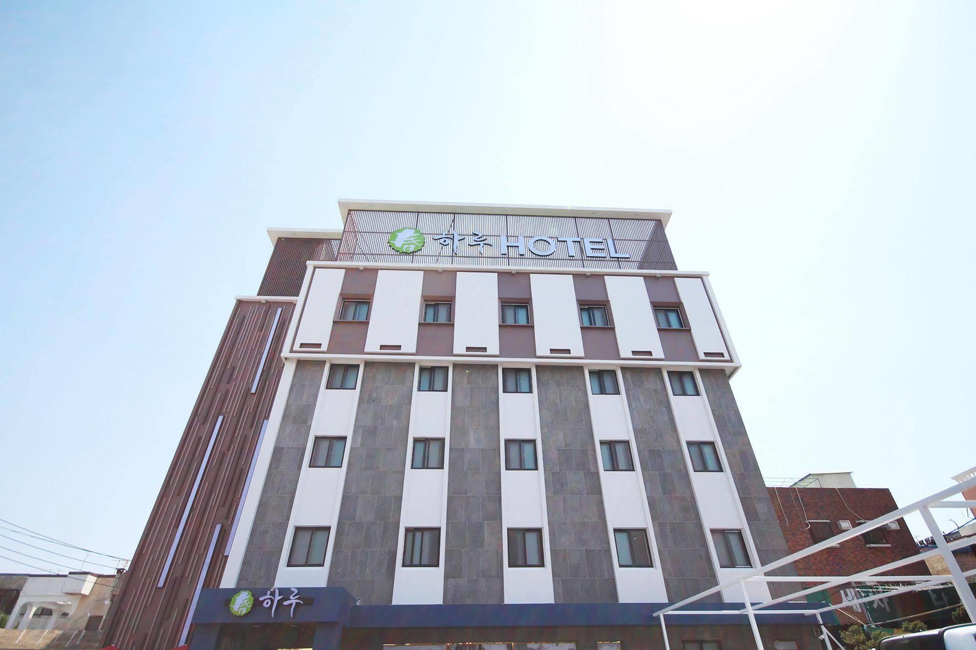 春天酒店 金海市 外观 照片